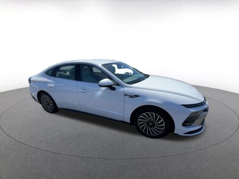 Used 2025 Hyundai Sonata SEL image 2
