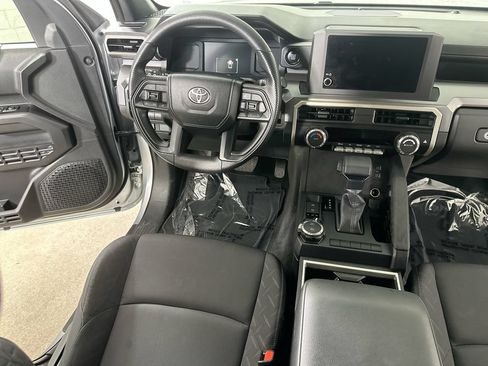 Used 2024 Toyota Tacoma SR5 AWD/4WD image 19