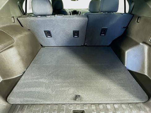 Used 2022 Chevrolet Equinox LT image 35