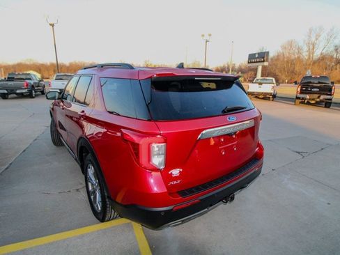 Used 2023 Ford Explorer XLT w/ Equipment Group 202A image 4