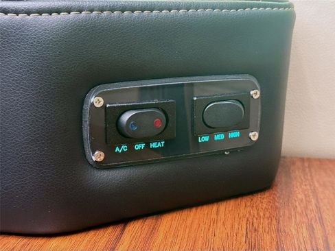 Used 2019 Mercedes-Benz Sprinter 1500 w/ Premium Plus Package image 16