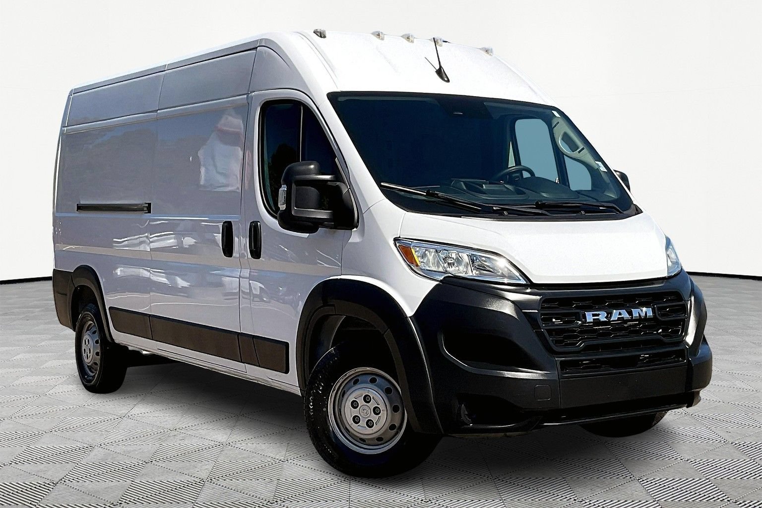 Used 2023 RAM ProMaster 2500 FWD image 1