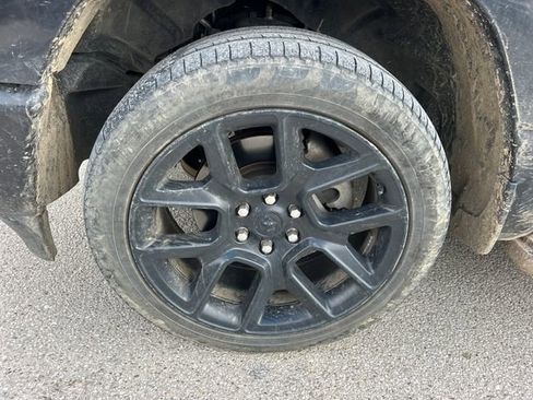 Used 2024 RAM 1500 Laramie image 9