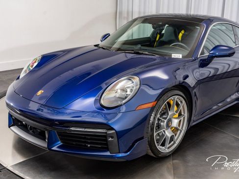 Used 2022 Porsche 911 Turbo image 7