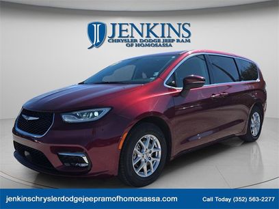 Used 2023 Chrysler Pacifica Touring-L