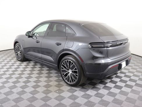 Used 2025 Porsche Macan Electric image 3