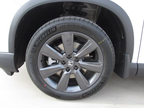 New 2025 Honda Pilot Sport image 3