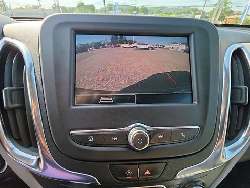 Used 2022 Chevrolet Equinox LS AWD/4WD image 16