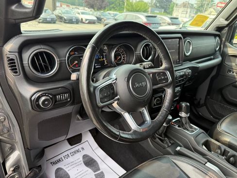 Used 2021 Jeep Wrangler Unlimited Sahara w/ Uconnect 4C Nav & Sound Group AWD/4WD image 16