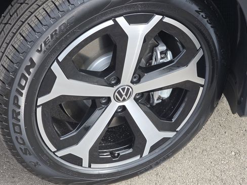 New 2026 Volkswagen Tiguan SE image 14