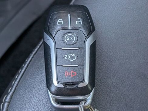 Used 2015 Ford Fusion SE w/ Equipment Group 202A FWD image 29