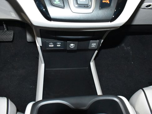 New 2026 Honda Odyssey Touring image 21