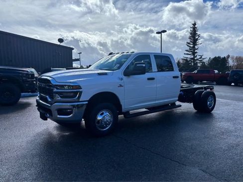 New 2026 RAM 3500 Tradesman w/ Chrome Appearance Group A AWD/4WD image 5