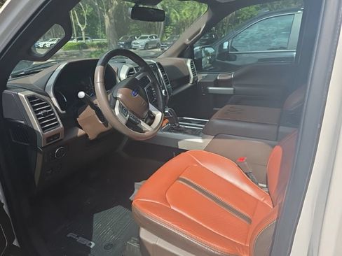 Used 2019 Ford F150 King Ranch w/ Equipment Group 601A Luxury AWD/4WD image 8
