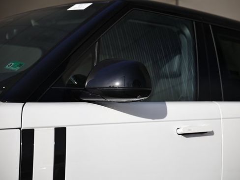 New 2025 Land Rover Range Rover SE image 5