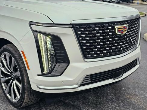 Used 2025 Cadillac Escalade Premium Luxury w/ Touring Package image 3