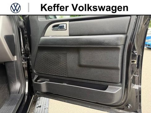 Used 2017 Ford Expedition Limited w/ Equipment Group 301A AWD/4WD image 36