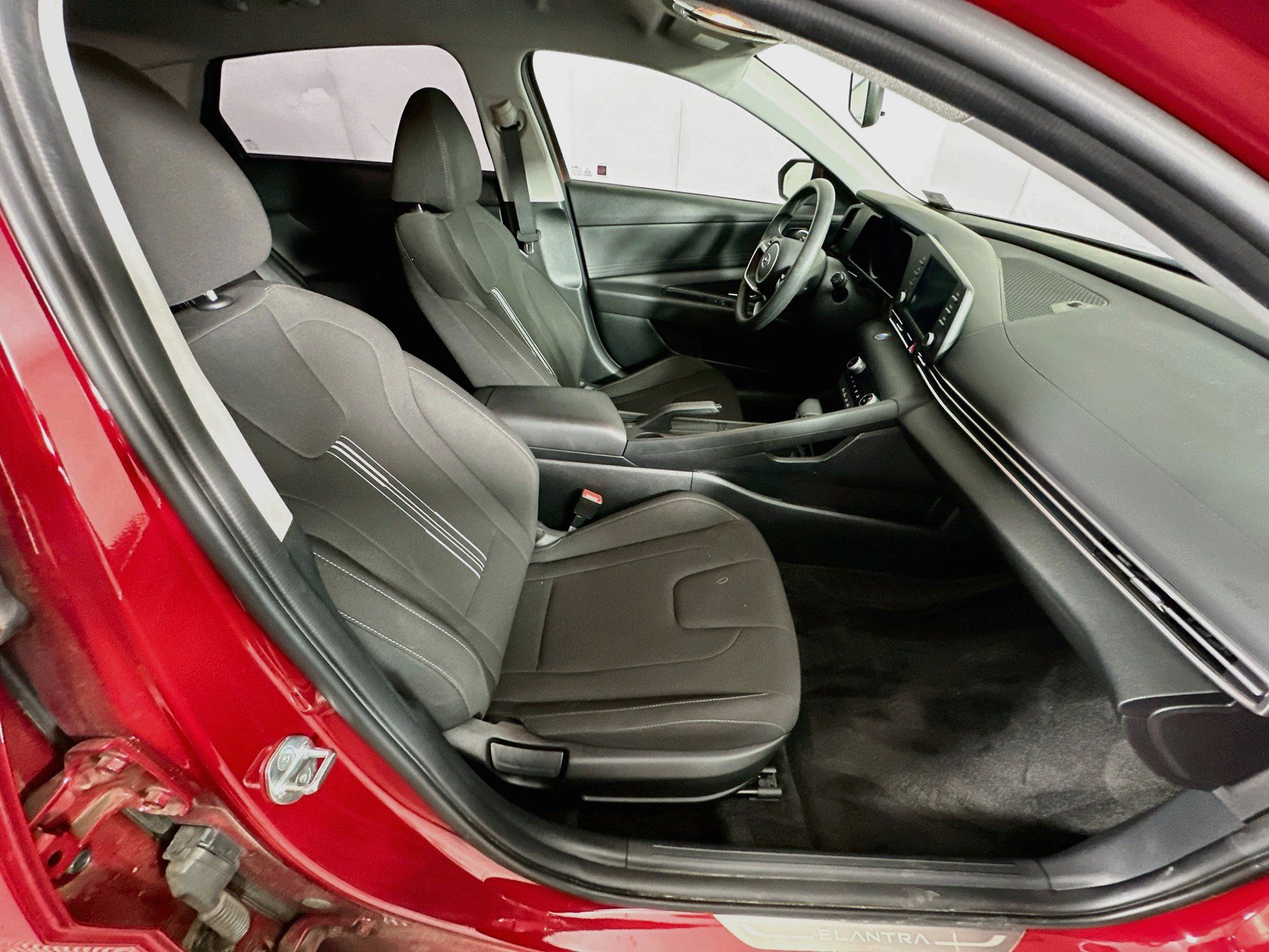 Used 2022 Hyundai Elantra SEL FWD image 29