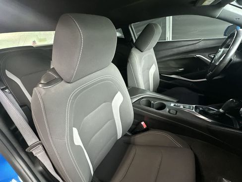 Used 2018 Chevrolet Camaro LT RWD image 27