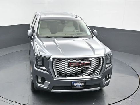 Used 2022 GMC Yukon XL Denali image 10