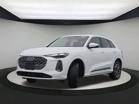 New 2025 Audi Q5 Premium image 3