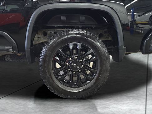 Used 2025 Chevrolet Silverado 2500 Custom w/ Custom Value Package image 28