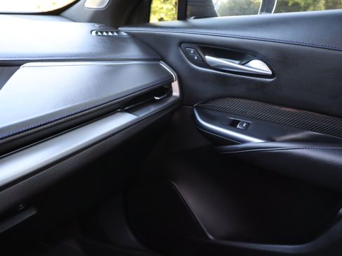 Used 2024 Cadillac XT4 Sport FWD image 38
