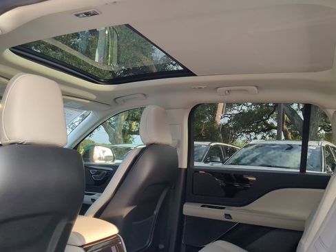 New 2026 Lincoln Aviator 2WD image 21