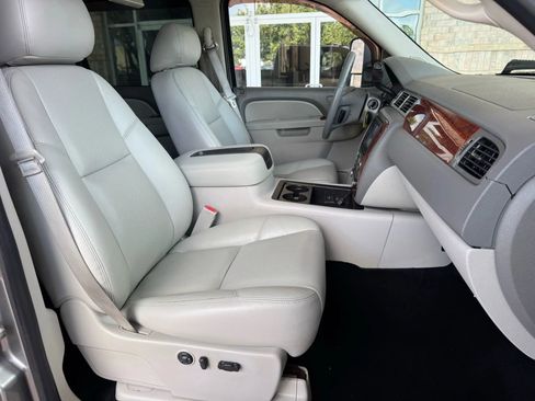 Used 2013 Chevrolet Silverado 3500 LTZ w/ LTZ Plus Package image 21