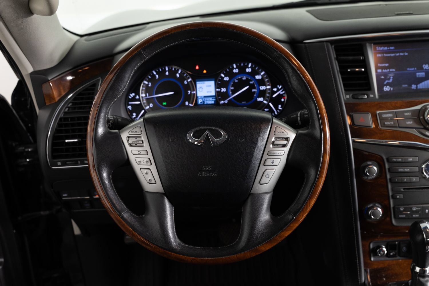 Used 2016 INFINITI QX80 4WD w/ Deluxe Technology Package image 34