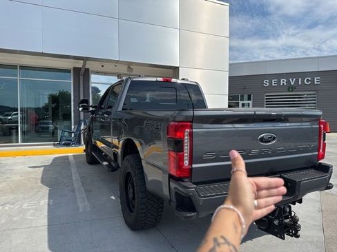 Used 2023 Ford F250 XLT w/ Black Appearance Package AWD/4WD image 10