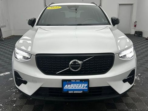 Used 2023 Volvo XC40 B5 Plus w/ Climate Package image 18