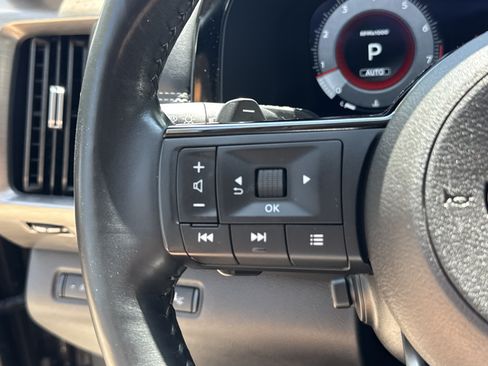 Used 2024 Nissan Pathfinder Platinum AWD/4WD image 26