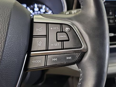 Used 2020 Toyota Highlander Limited AWD/4WD image 21