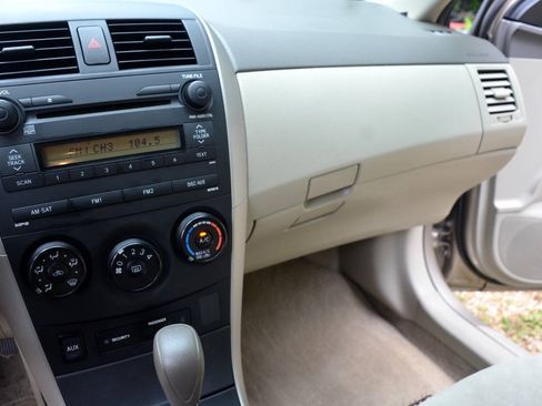 Used 2009 Toyota Corolla LE FWD image 14