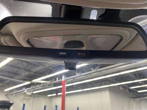 Used 2018 Jeep Cherokee Trailhawk w/ Cold Weather Group image 31