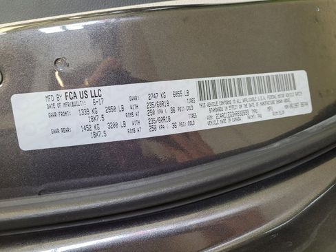 Used 2017 Chrysler Pacifica Touring-L Plus FWD image 33