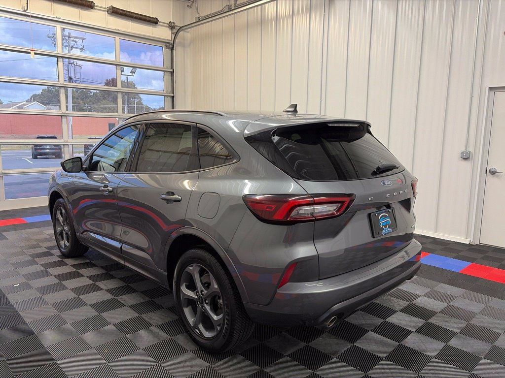Used 2023 Ford Escape ST-Line AWD/4WD image 6