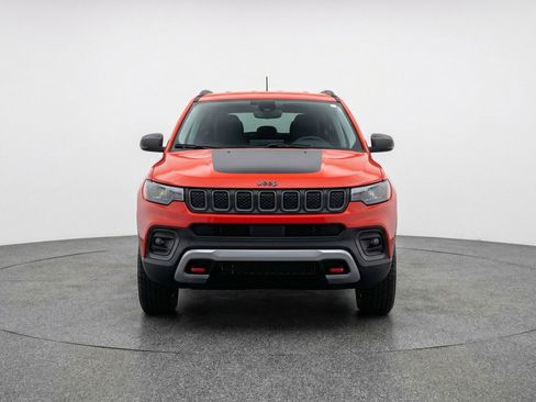 Used 2025 Jeep Compass Trailhawk image 1