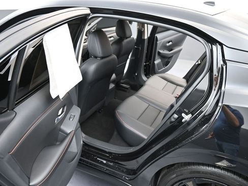 Used 2025 Nissan Sentra SR w/ SR Premium Package FWD image 10