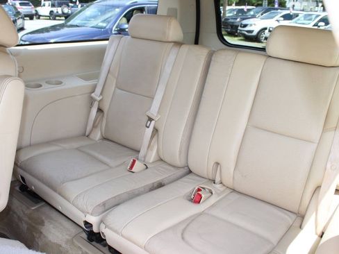 Used 2007 Cadillac Escalade ESV AWD w/ Information Package image 22