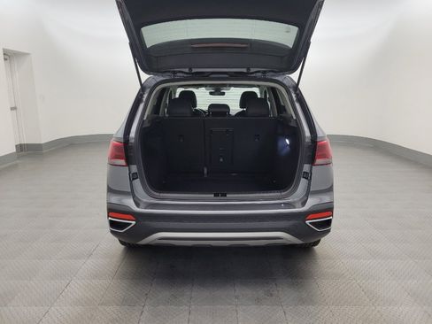 Used 2024 Volkswagen Taos SE FWD image 29