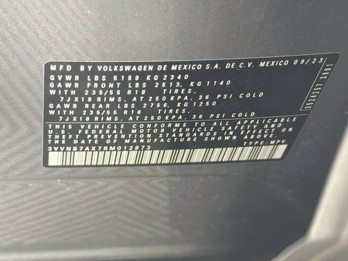 Used 2024 Volkswagen Tiguan SE FWD image 12