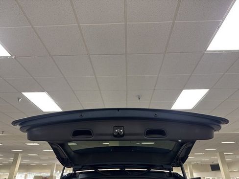 Used 2022 Chrysler Pacifica Touring-L w/ Uconnect Theater Family Group image 16