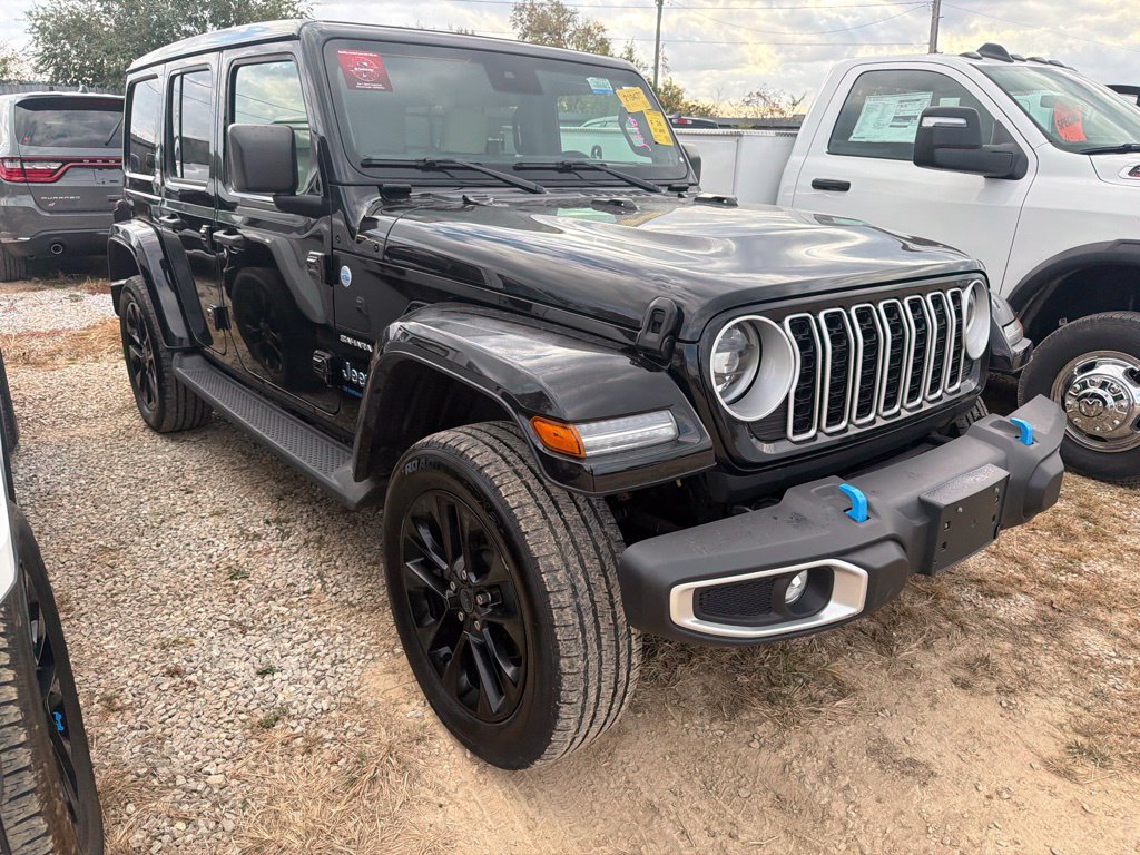 Used 2024 Jeep Wrangler Unlimited Sahara w/ Safety Group AWD/4WD image 4