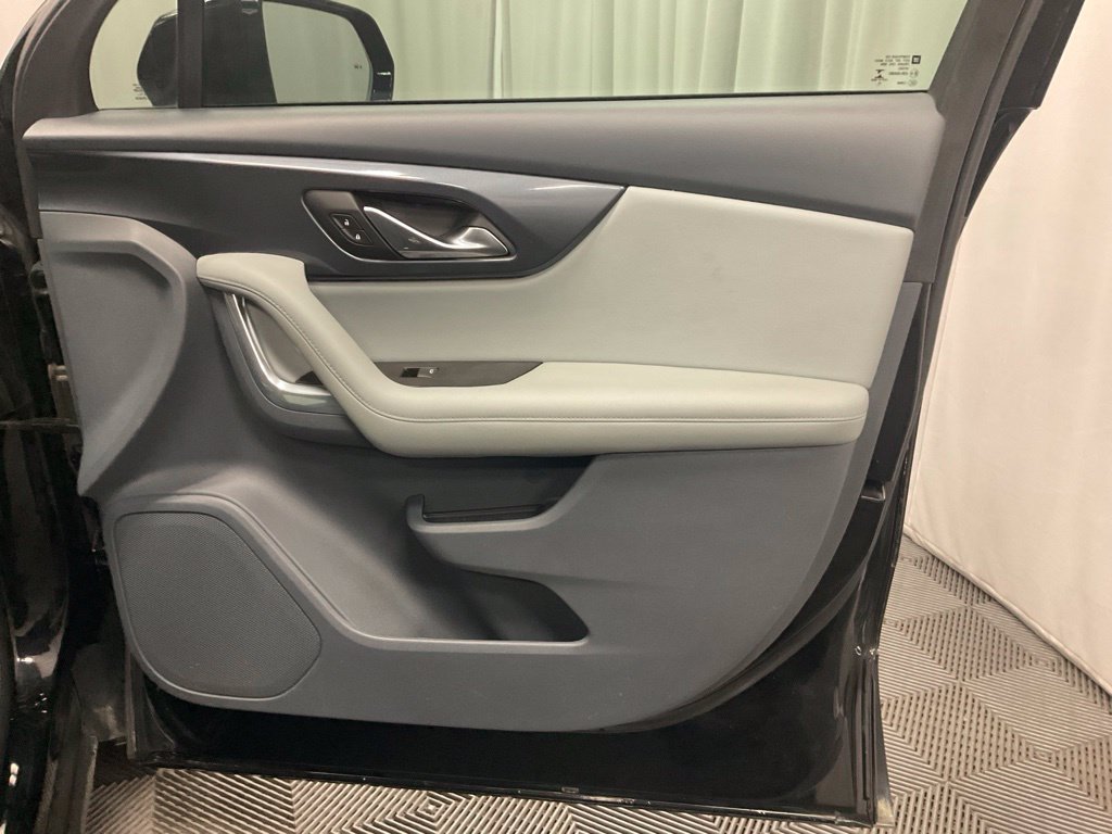 Used 2019 Chevrolet Blazer LT FWD image 29