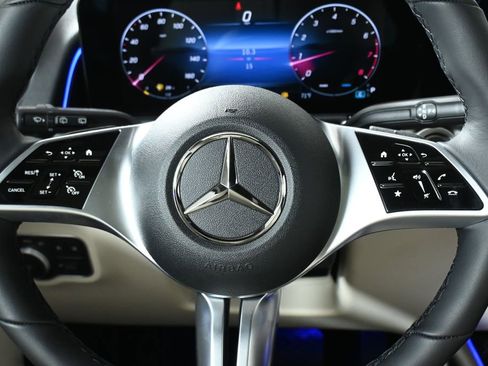 New 2026 Mercedes-Benz GLB 250 4MATIC image 18