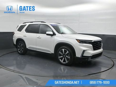 Certified 2025 Honda Pilot Elite image 4