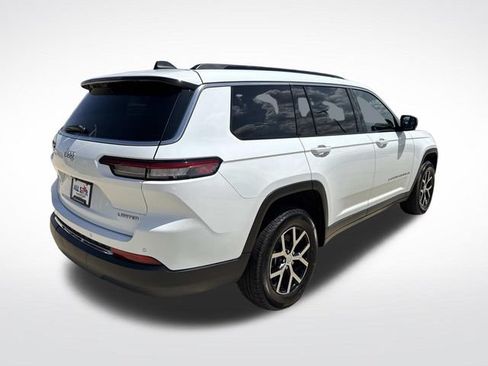 Used 2025 Jeep Grand Cherokee L Limited w/ Luxury Tech Group II RWD image 11
