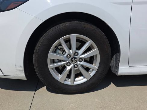 Used 2025 Toyota Camry LE FWD image 10